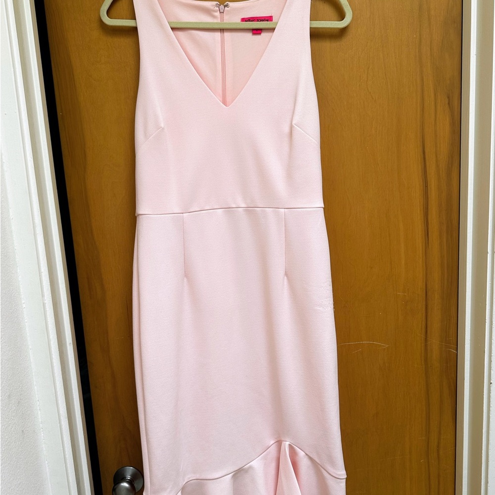 Betsey Johnson Scuba Crepe Dress ruffle hem Soft Pink Size 8